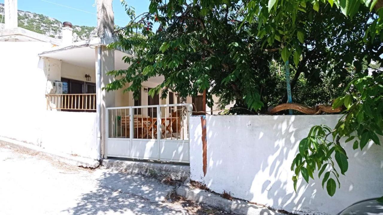 Tzermiádon Villatzer - Traditional House With Fireplace And Garden מראה חיצוני תמונה